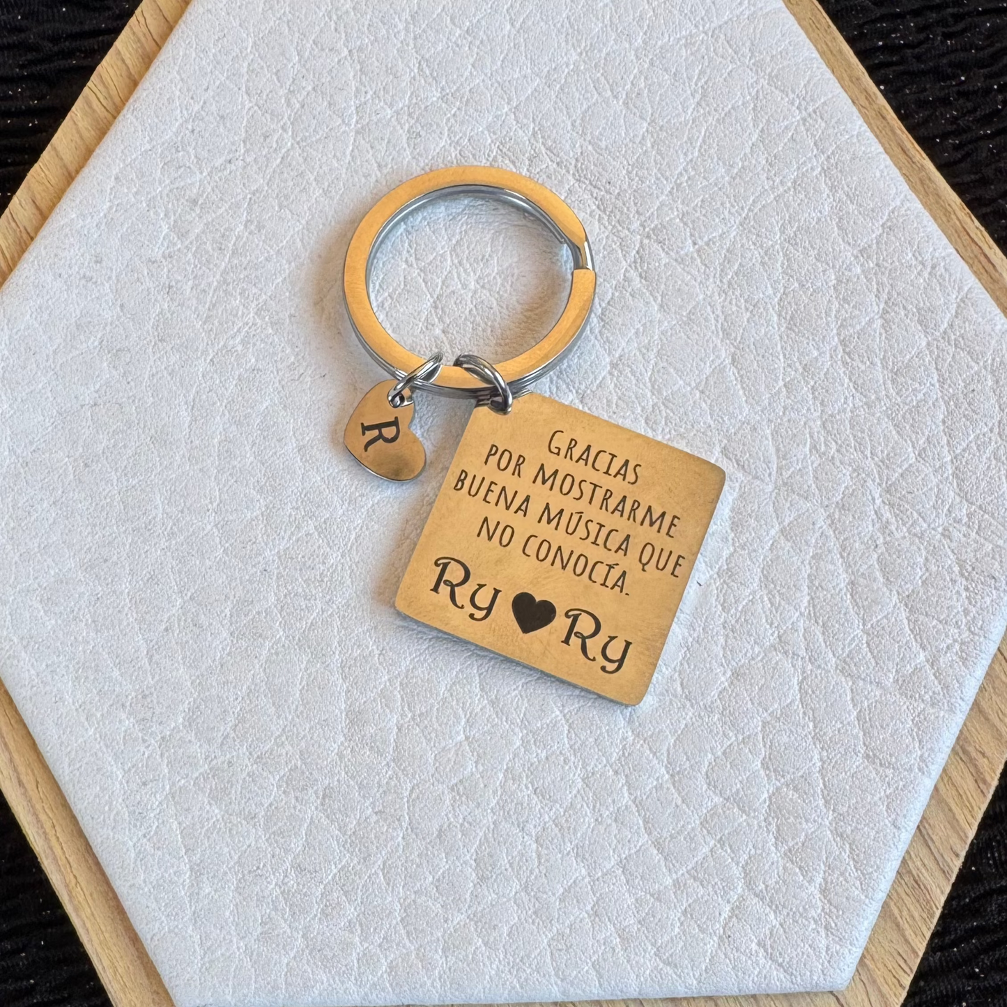 Llavero "Amor en código"